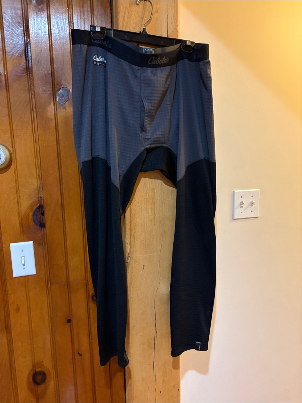 Cabela's Black and Gray Men's Thermal Jogger Base Layer Pants
